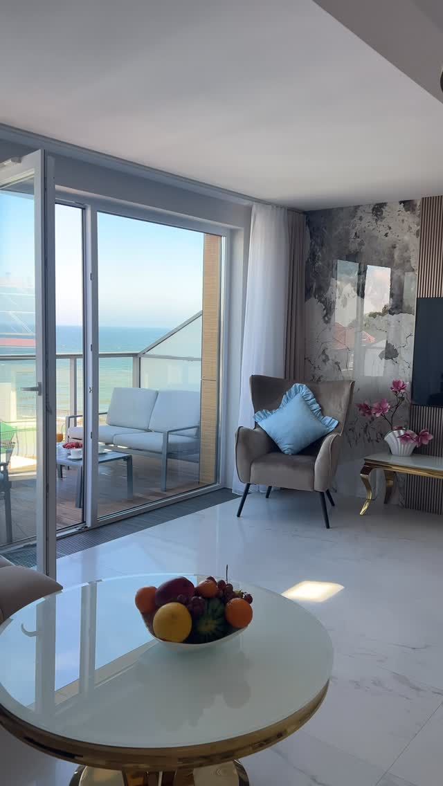 Szykujemy dla Was coś wyjątkowego!😍
Przestronny apartament na trzecim piętrze z zachwycającym widokiem na Bałtyk właśnie przygotowuje się na pierwszych Gości. 🌊
Wkrótce pokażemy więcej zdjęć! 📸
Będzie pięknie. Zostańcie z nami! ❤️
#WidokNaMorze #NadmorskiLuksus #Bałtyk #UstronieMorskie #apartamentzwidokiemnamorze